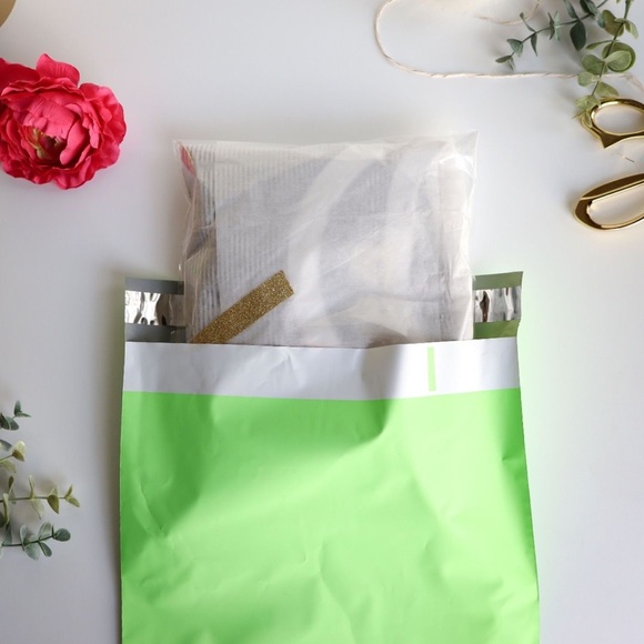 50 10X13 Neon Green Poly Mailers PRICE IS FIRM - Picture 5 of 8